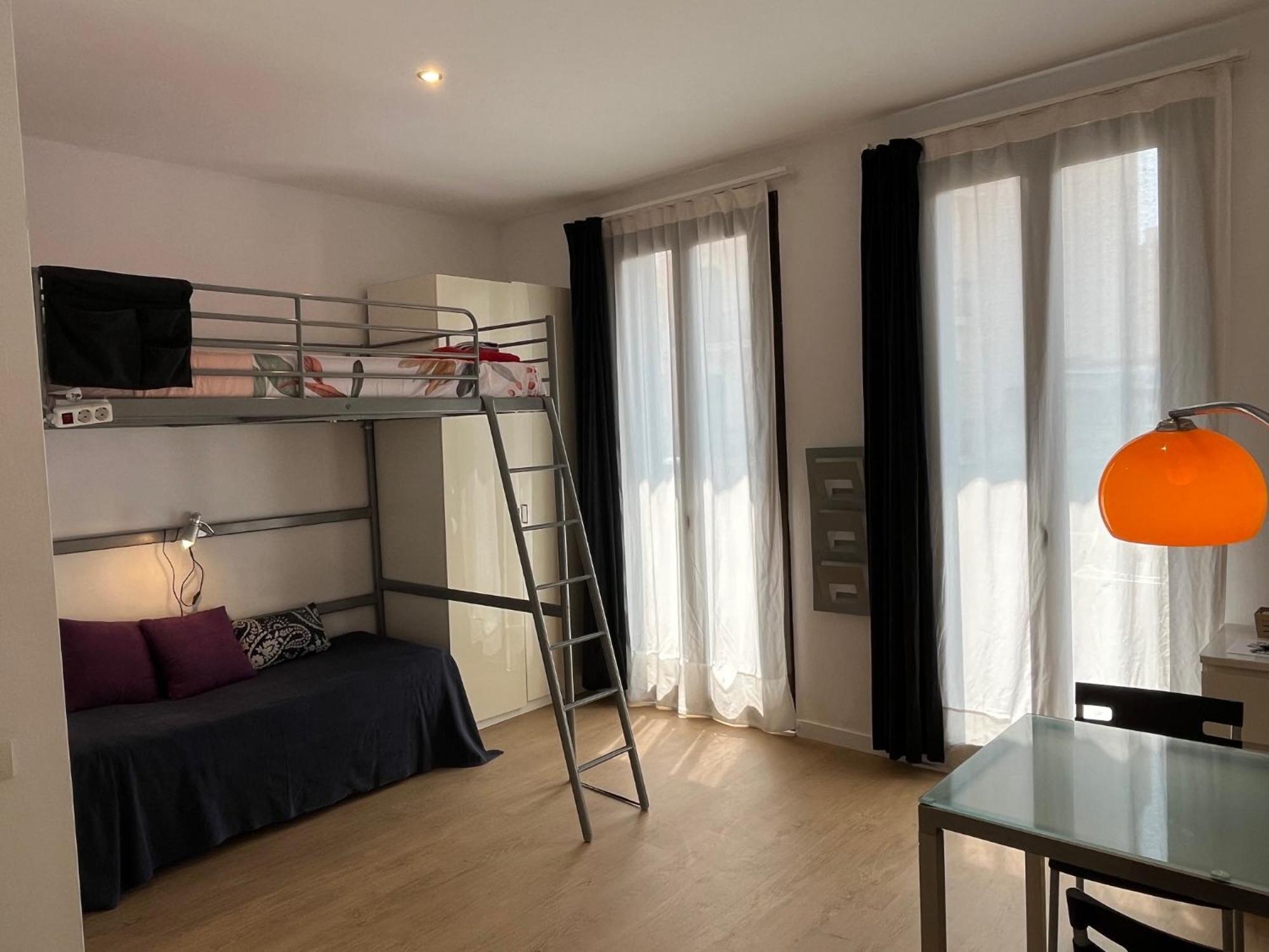 By Sants Market Apartment Barcelona